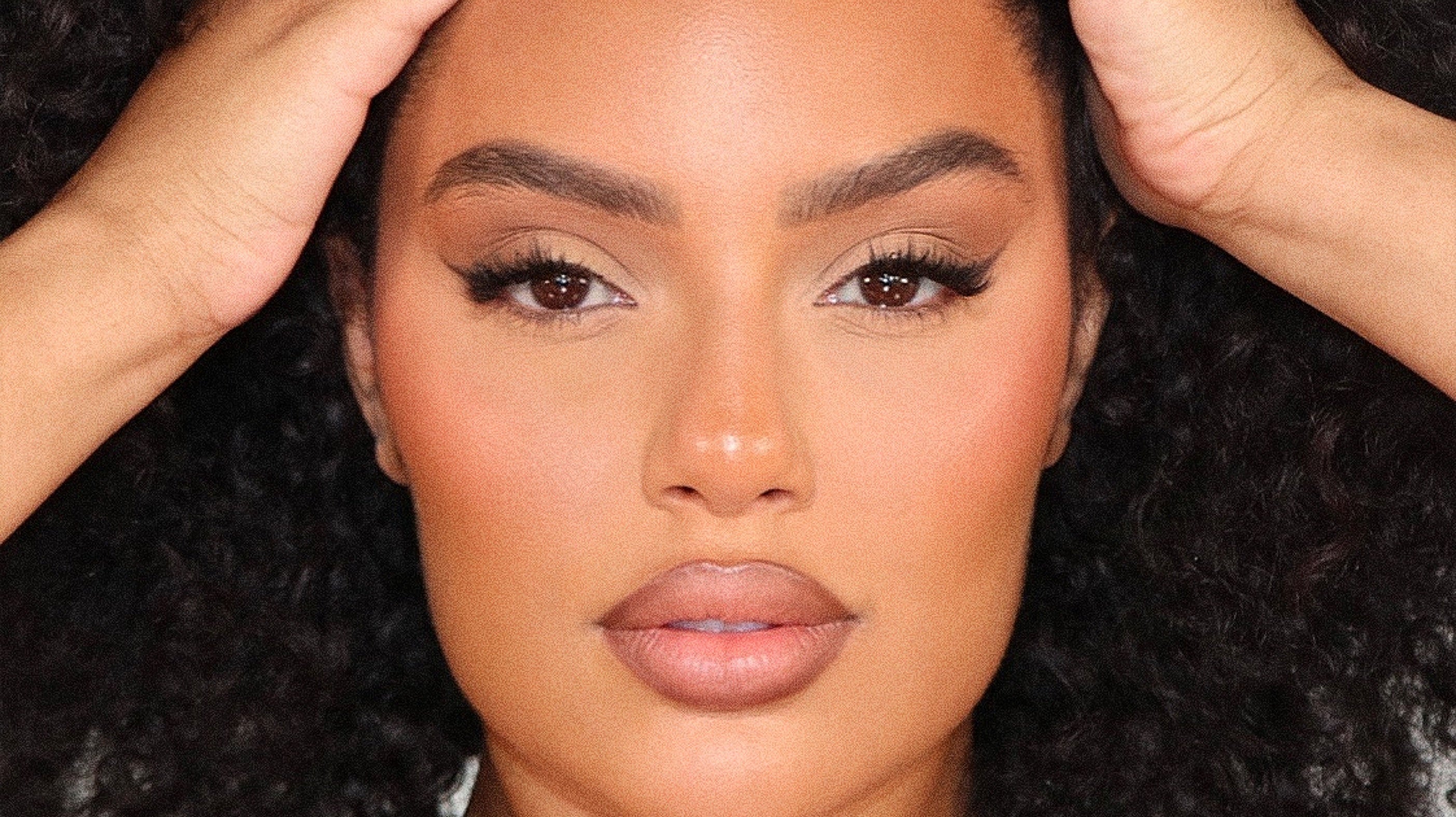 How to apply your Doll Cluster Lashes